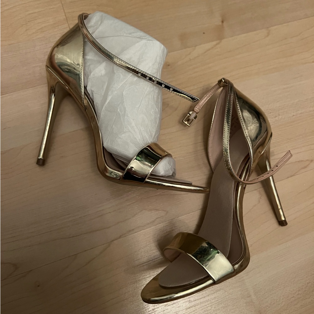 Brand new Aldo Gold strappy heels